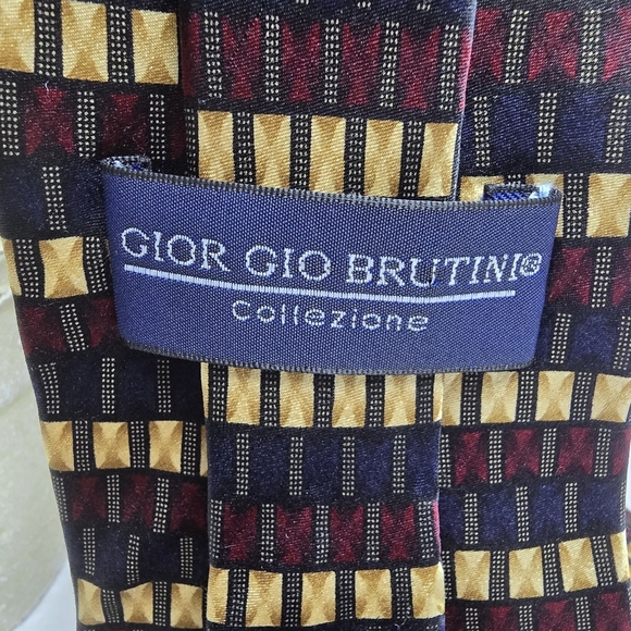 Giorgio Brutini Modern Navy Wine Gold Tie with Geometric Pattern 100%silk Mens - Picture 6 of 6